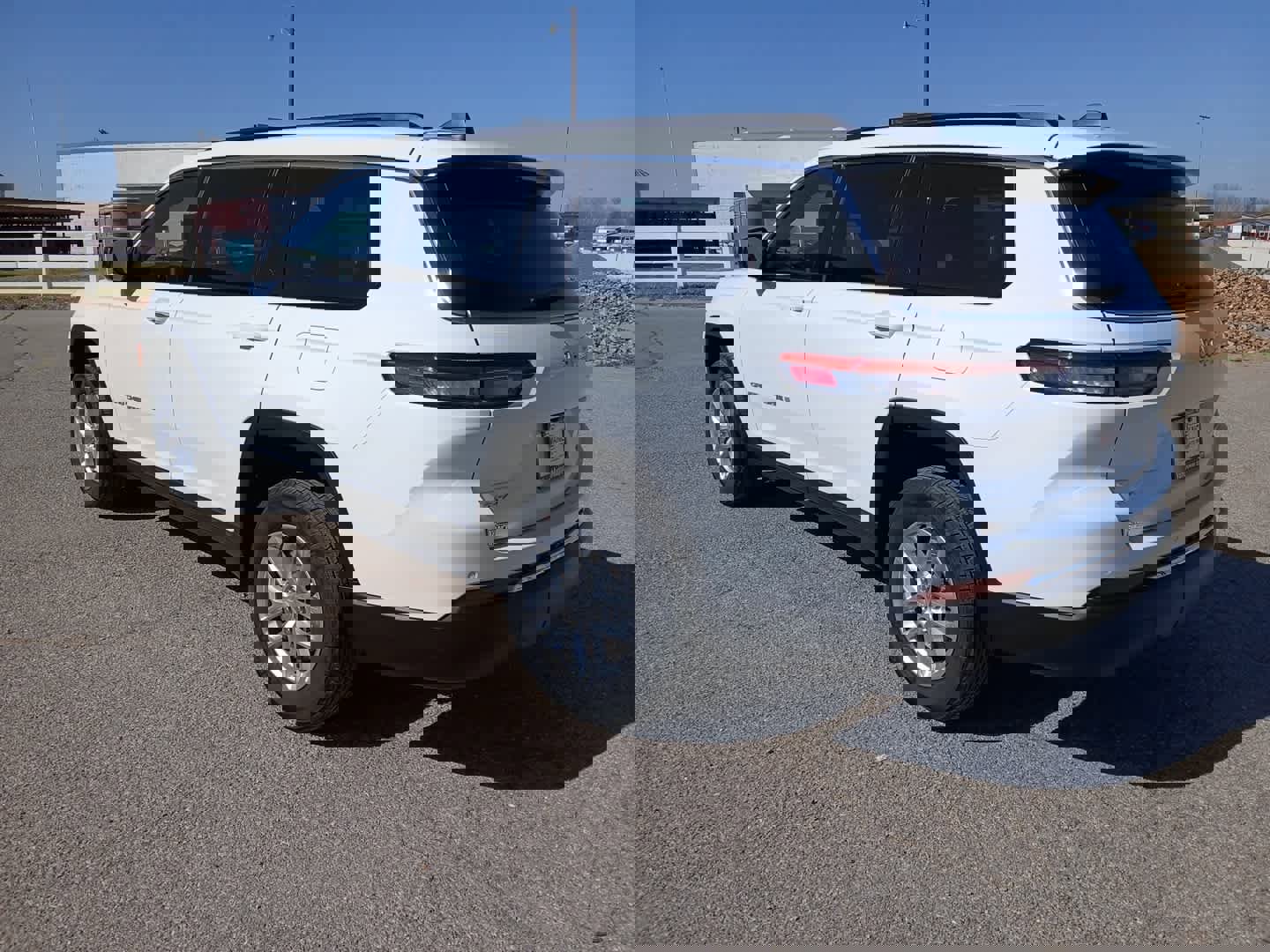 New 2025 Jeep Grand Cherokee L Laredo w/ Luxury Tech Group I image 4