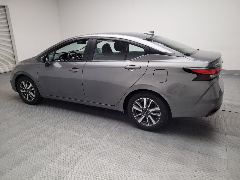 Used 2021 Nissan Versa SV FWD image 3