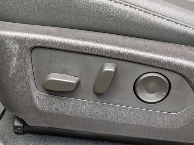 Used 2025 Chevrolet Colorado LT w/ LT Convenience Package image 21