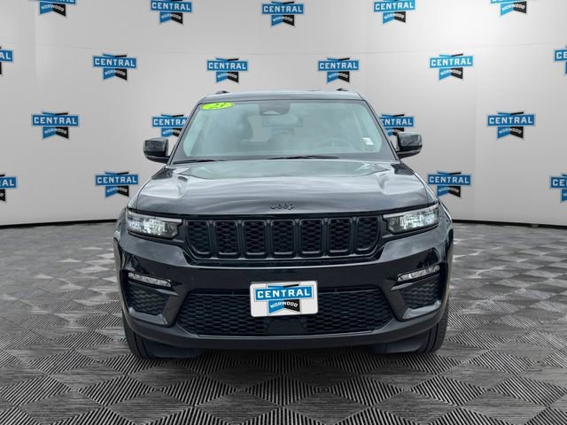Used 2023 Jeep Grand Cherokee Limited w/ Black Appearance Package AWD/4WD image 9