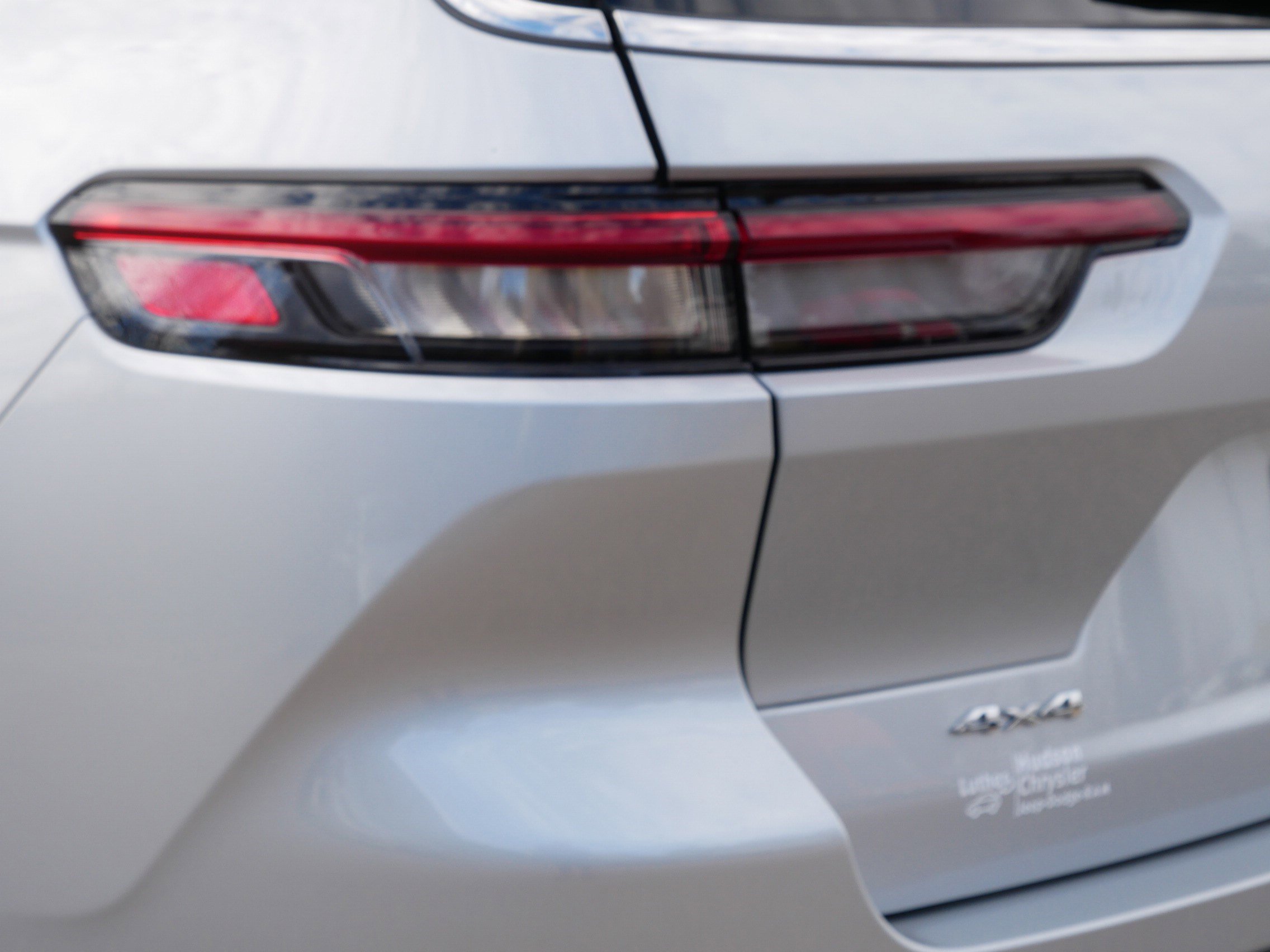 Used 2023 Jeep Grand Cherokee L Laredo image 17