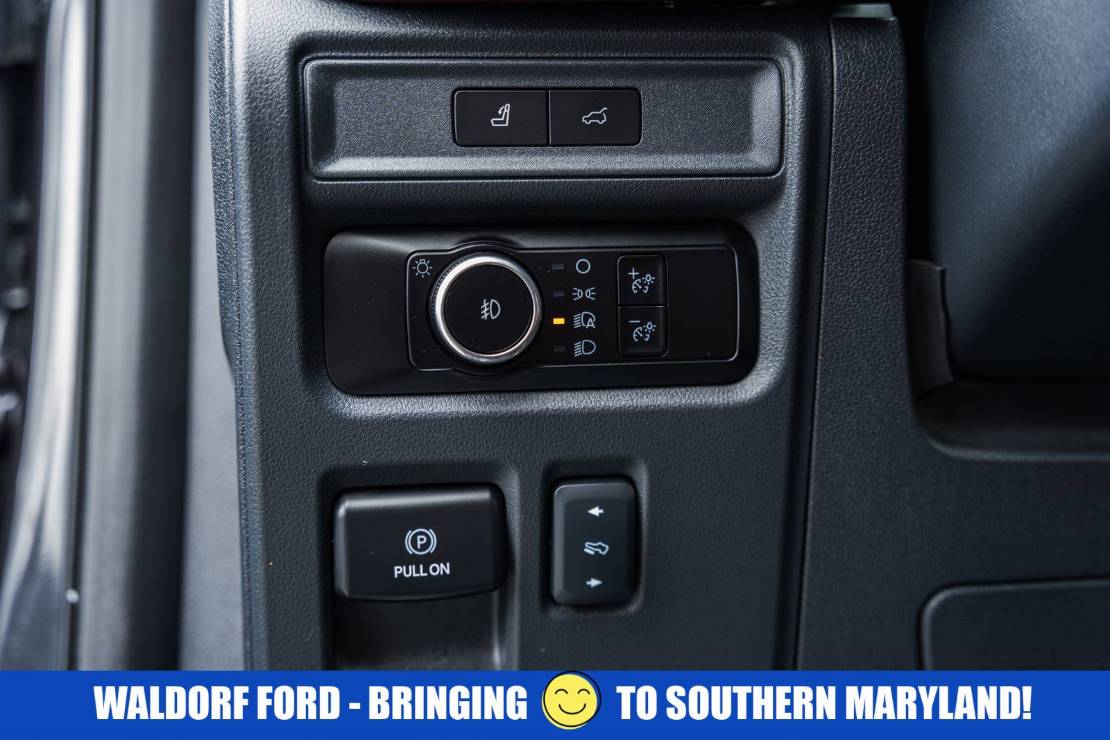 Used 2024 Ford Expedition Limited image 44