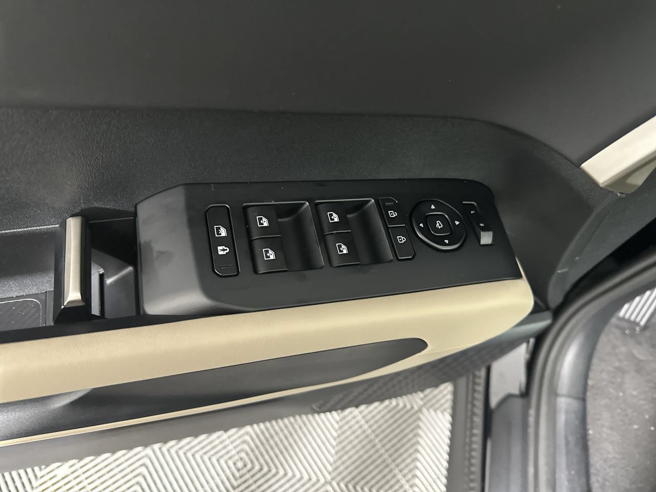 New 2027 Kia Telluride EX FWD image 3
