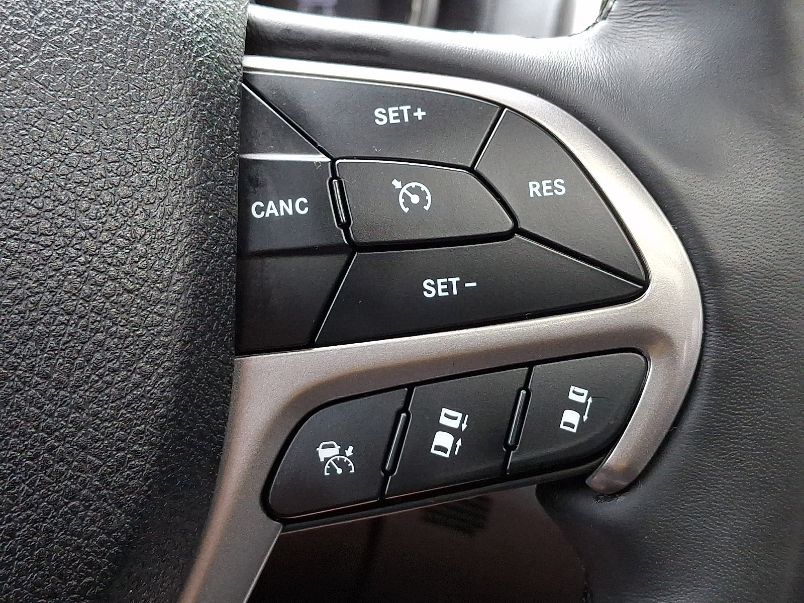 Certified 2018 Jeep Grand Cherokee High Altitude AWD/4WD image 23