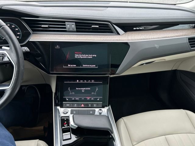 Used 2024 Audi Q8 e-tron Premium image 24