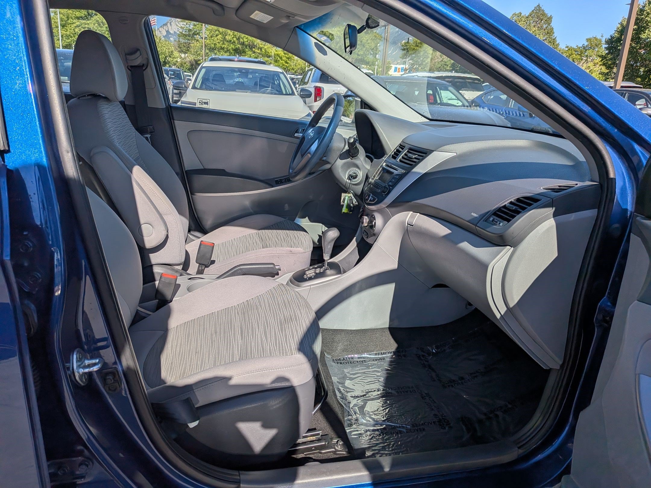 Used 2017 Hyundai Accent SE FWD image 31