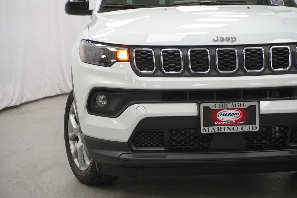 Certified 2024 Jeep Compass Latitude AWD/4WD image 6