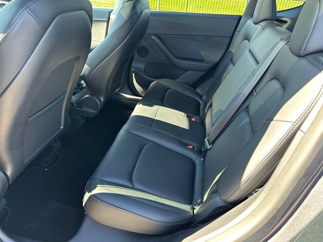 Used 2022 Tesla Model Y Long Range image 14