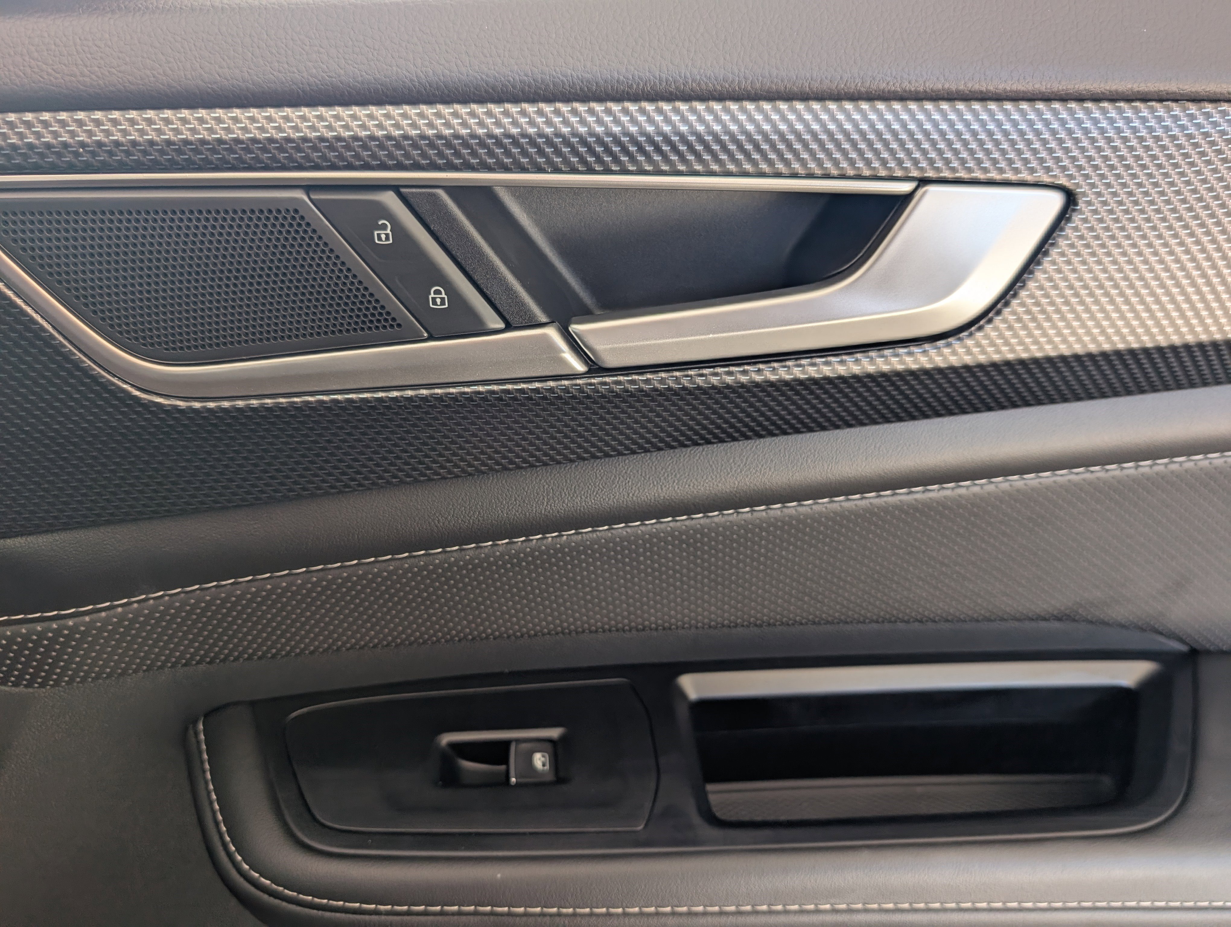 Used 2025 Volkswagen Atlas Cross Sport SEL image 22