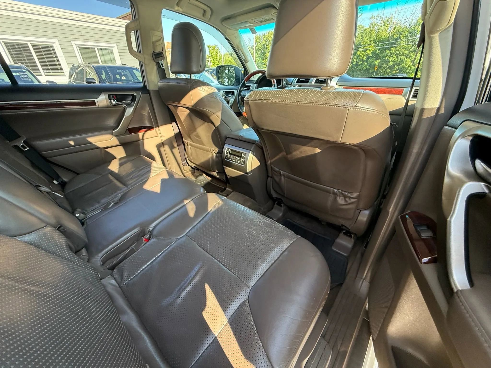 Used 2011 Lexus GX 460 image 9