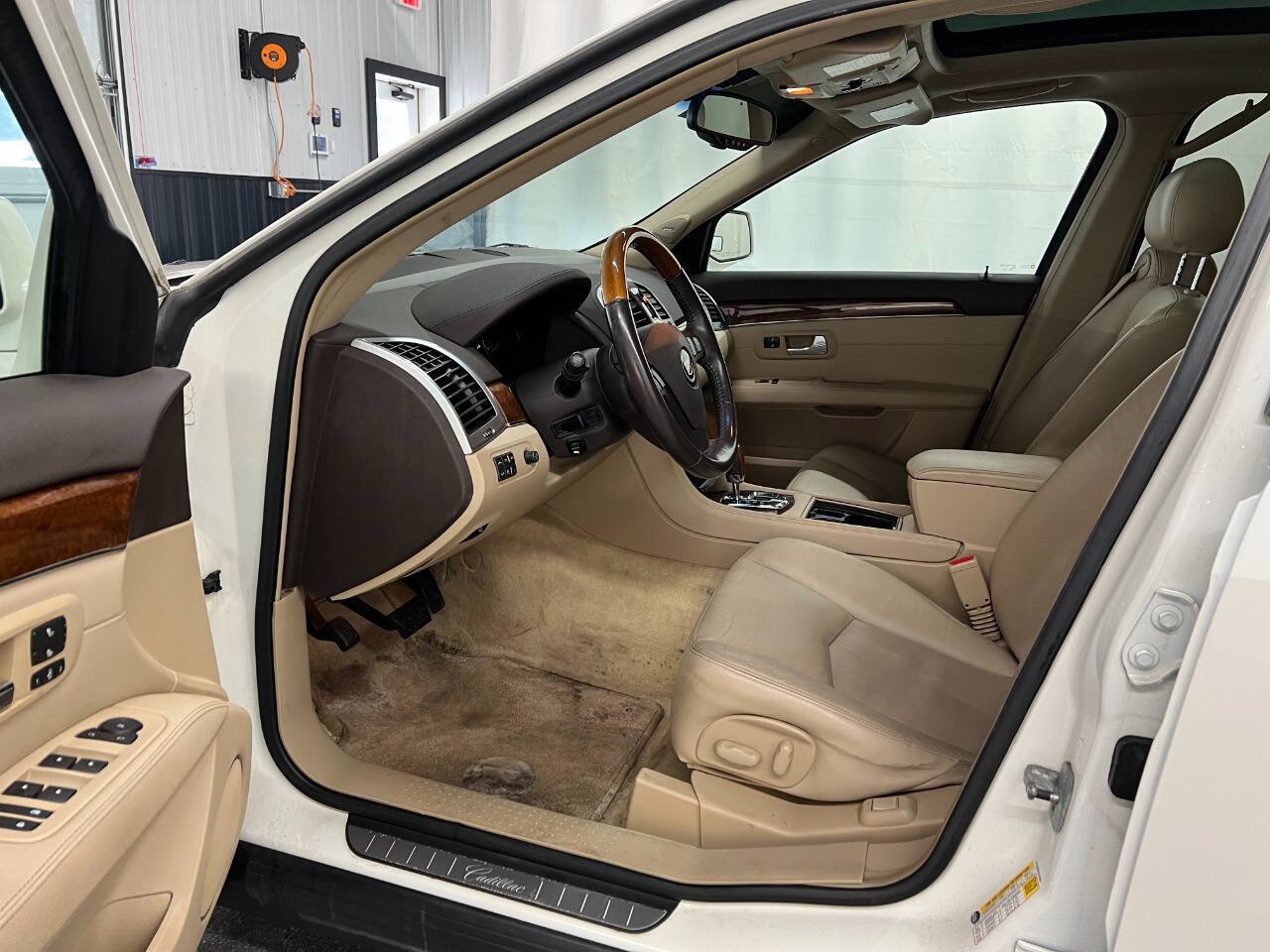 Used 2007 Cadillac SRX w/ Utility Package AWD/4WD image 7