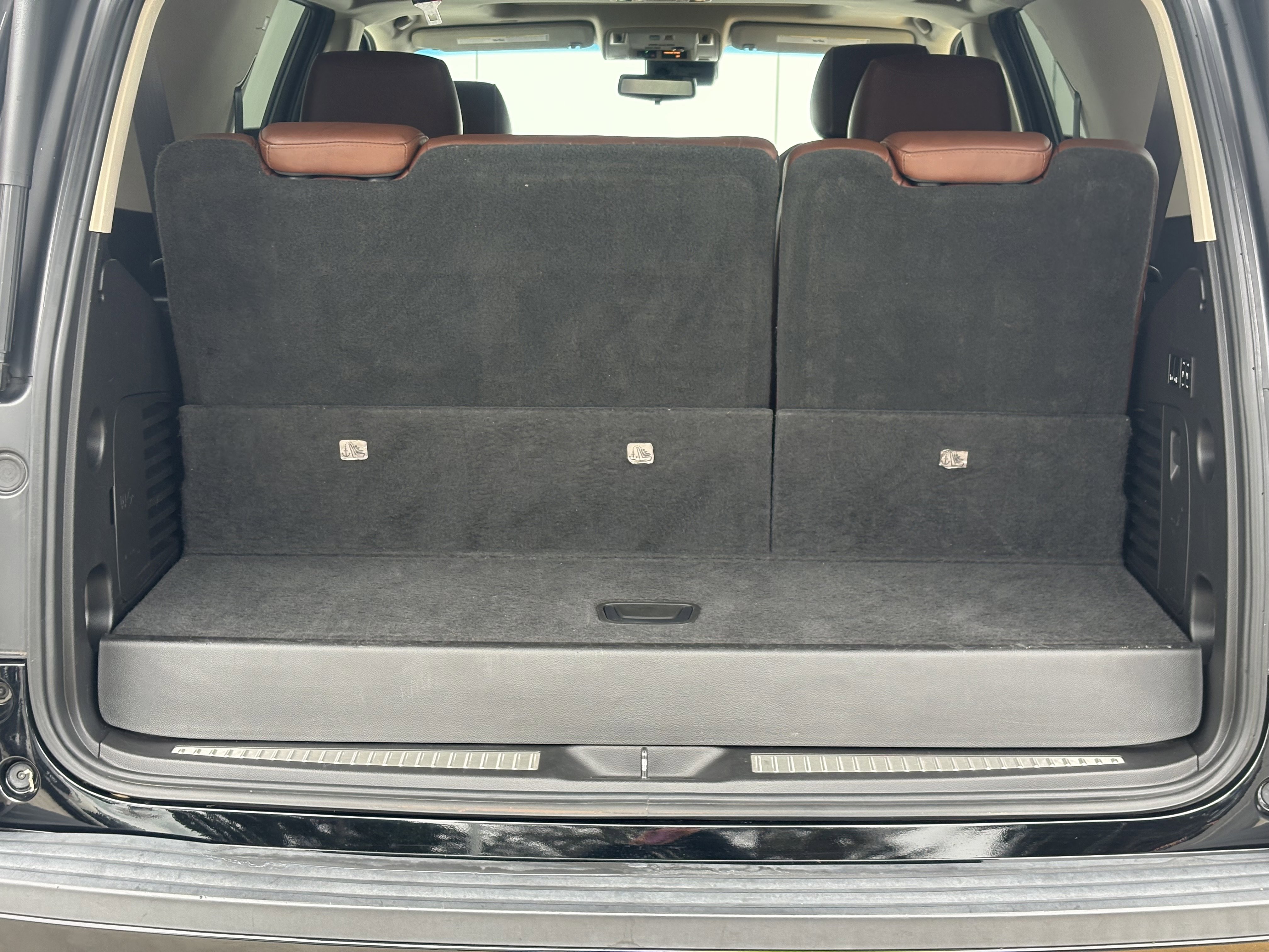 Used 2018 Cadillac Escalade Luxury image 9