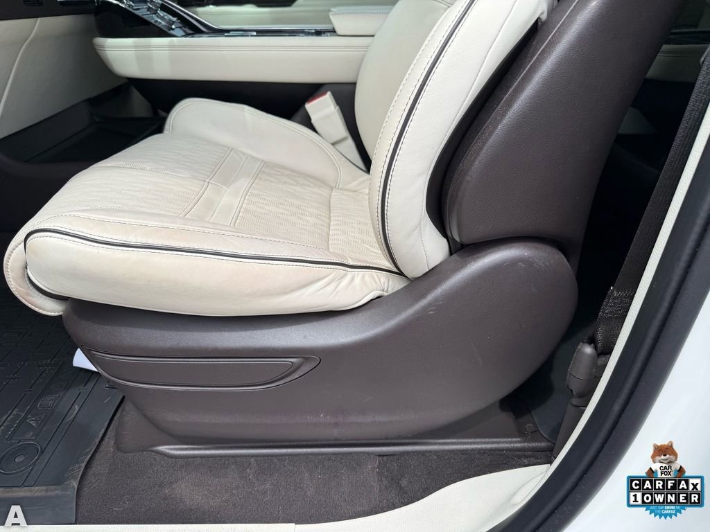 Used 2024 Lincoln Navigator L Black Label AWD/4WD image 13