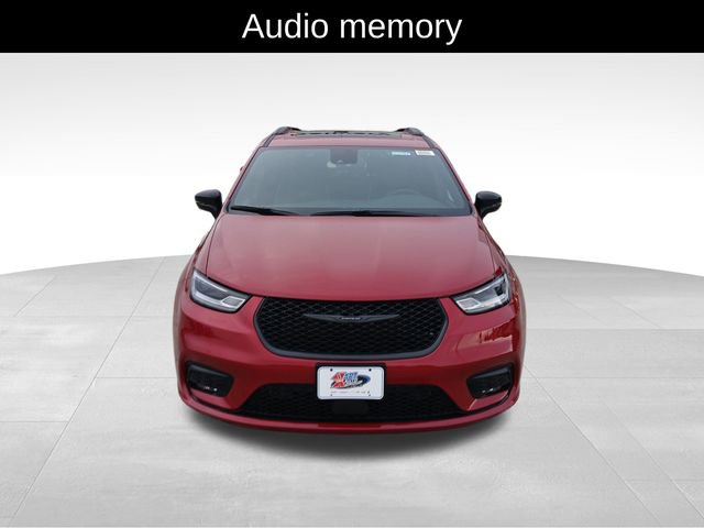 New 2026 Chrysler Pacifica Limited w/ S Appearance Package image 9