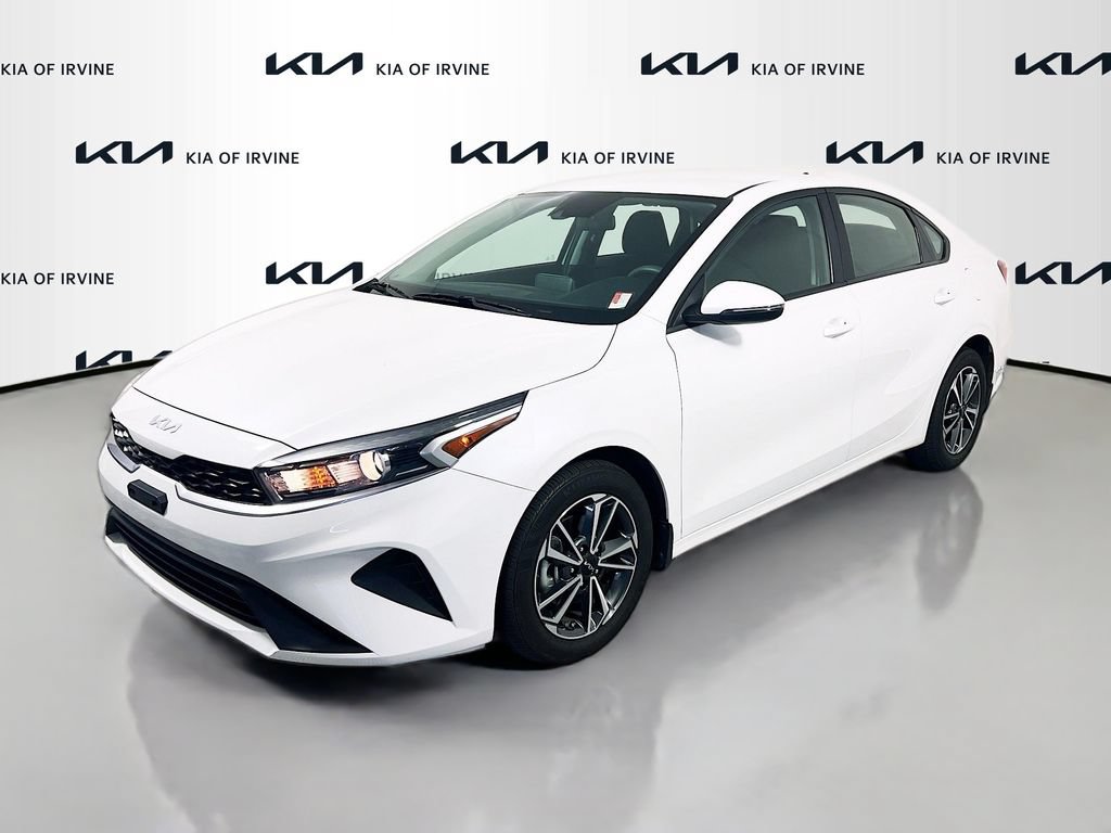 Certified 2023 Kia Forte LXS w/ LXS Technology Package FWD image 4