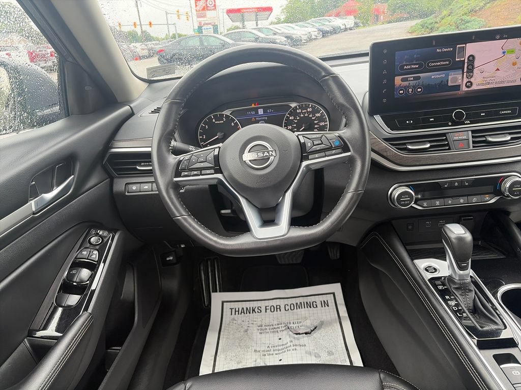 Used 2025 Nissan Altima 2.5 SL FWD image 14