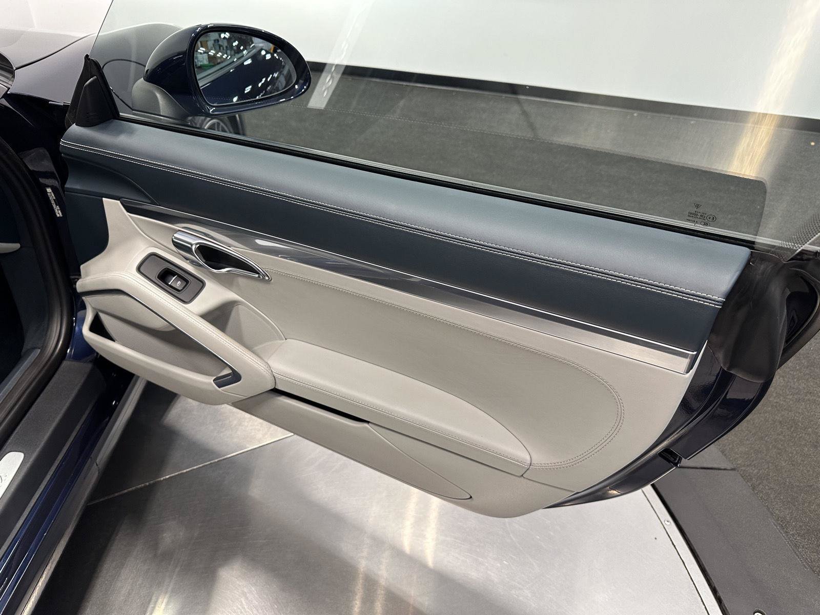Certified 2018 Porsche 911 Carrera RWD image 31