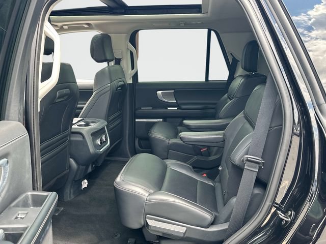 Used 2025 Ford Expedition Platinum AWD/4WD image 17
