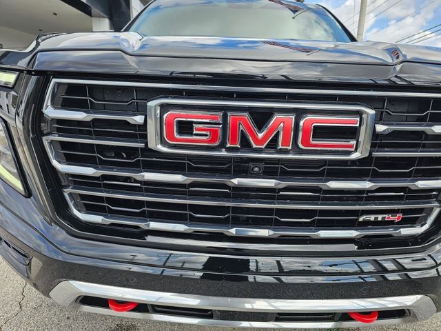 Used 2025 GMC Yukon AT4 w/ AT4 Premium Package image 9