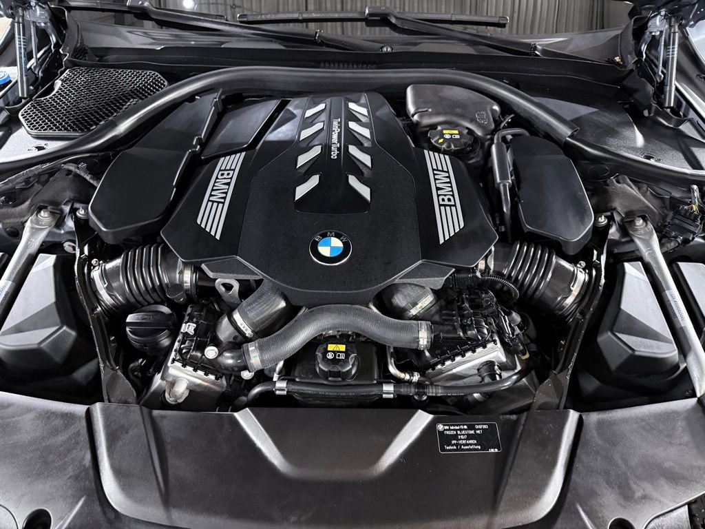 Used 2022 BMW 750i xDrive w/ Luxury Rear Seating Package image 48