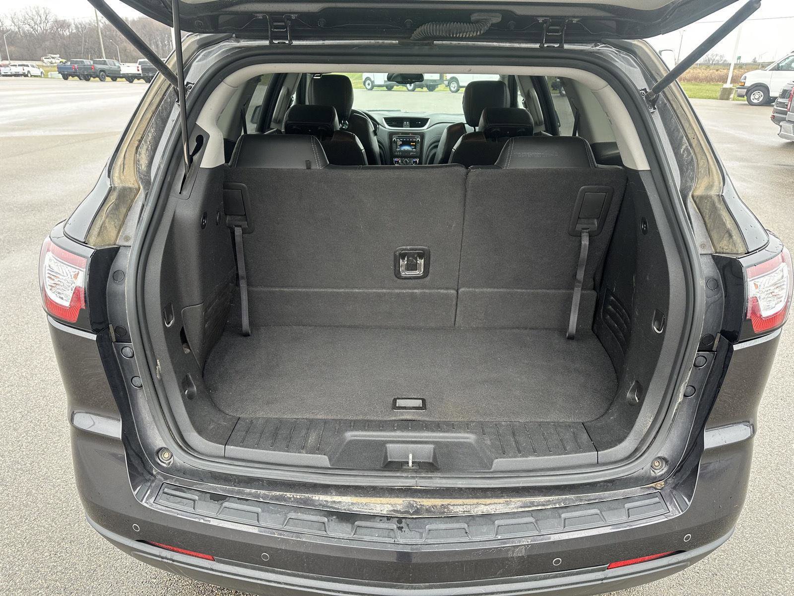 Used 2016 Chevrolet Traverse LT image 7