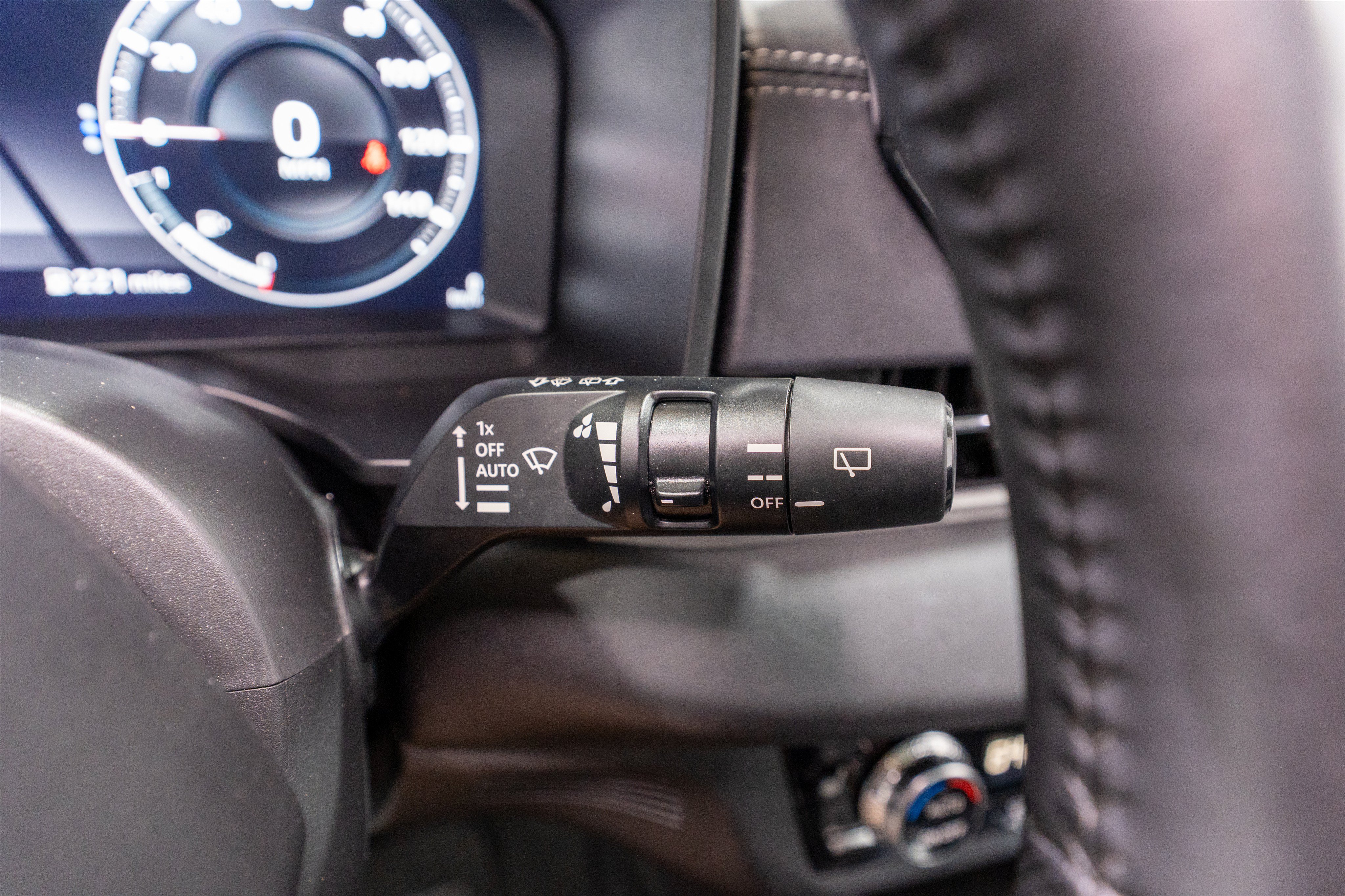 Used 2024 Mitsubishi Outlander SE Black Edition FWD image 26
