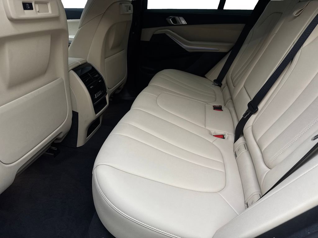 Used 2022 BMW X5 sDrive40i w/ Parking Assistance Package RWD image 34
