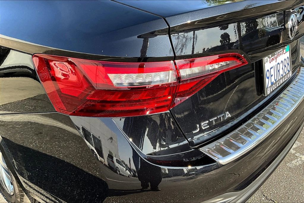 Used 2023 Volkswagen Jetta SE w/ Panoramic Sunroof Package image 23