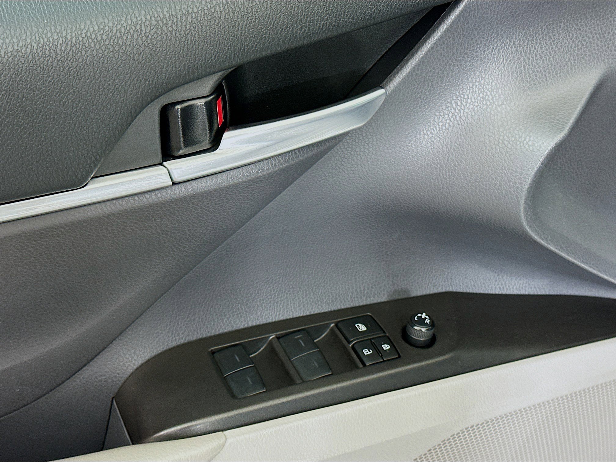 Used 2023 Toyota Camry LE FWD image 15