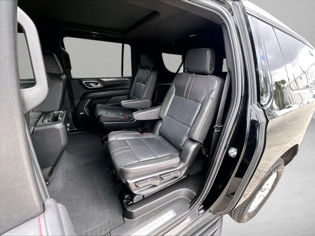 Used 2024 Chevrolet Suburban RST w/ Luxury Package RWD image 28