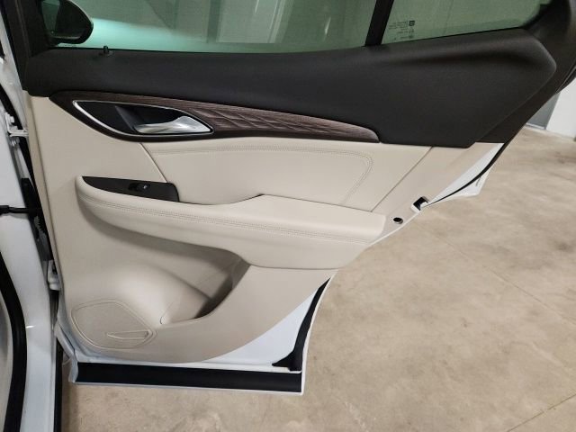 Used 2023 Buick Envision Avenir AWD/4WD image 31