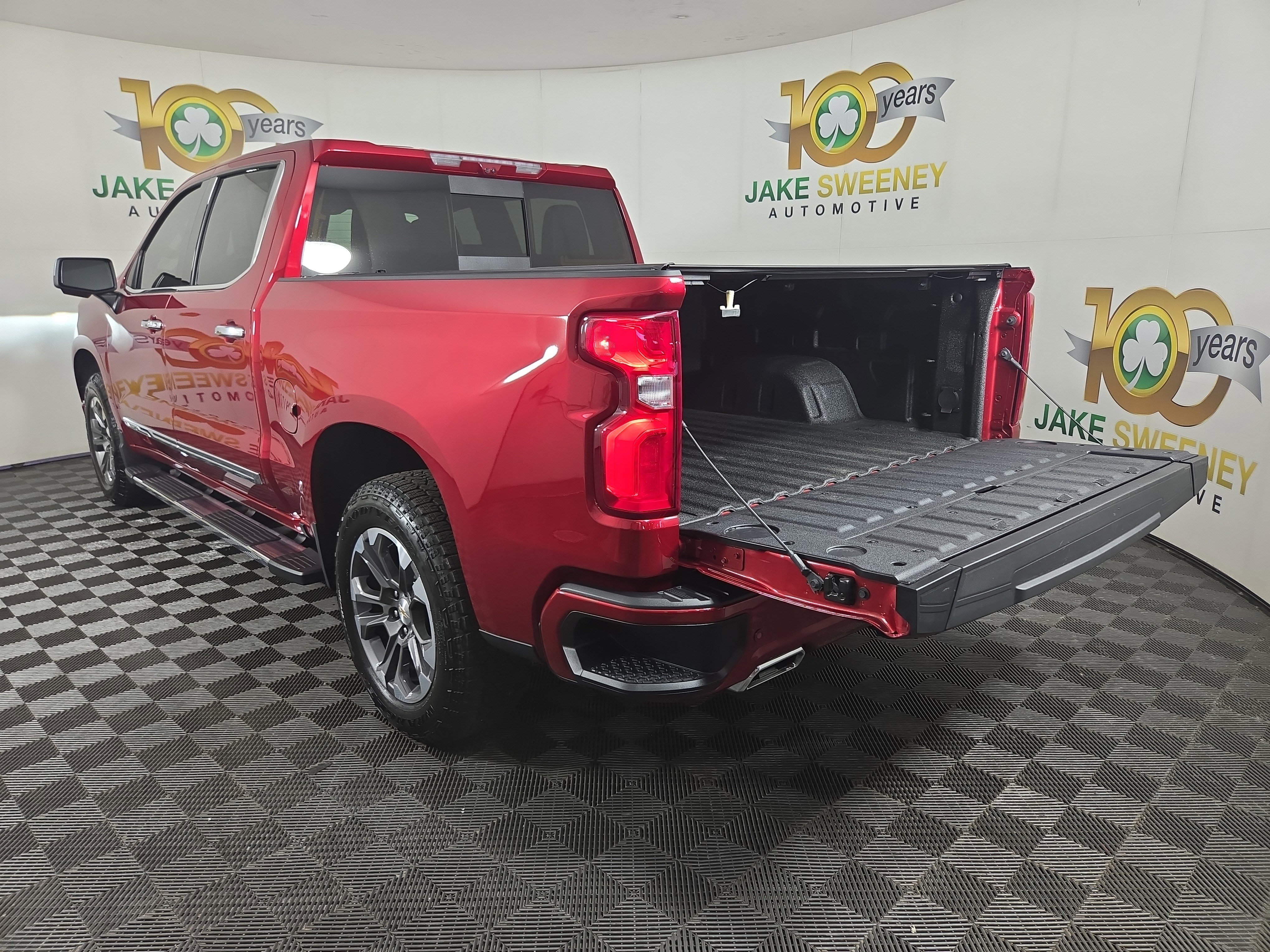 Certified 2025 Chevrolet Silverado 1500 High Country w/ Technology Package AWD/4WD image 33