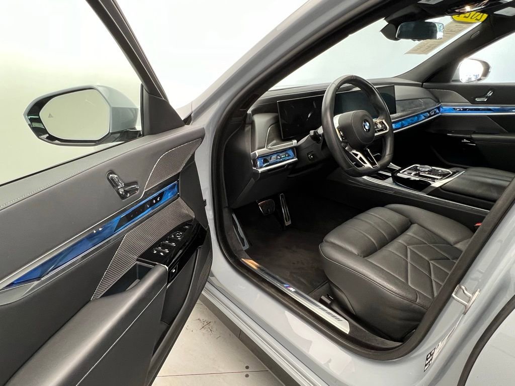 Certified 2024 BMW 760i xDrive w/ Premium Package 2 AWD/4WD image 22