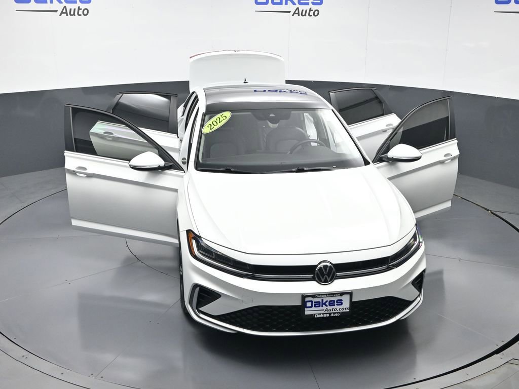 Used 2025 Volkswagen Jetta SEL image 53