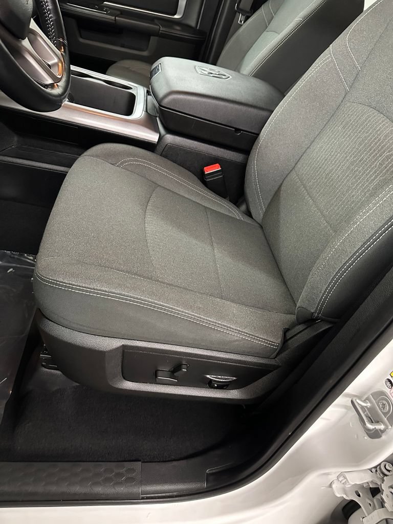 Used 2022 RAM 1500 Warlock AWD/4WD image 13