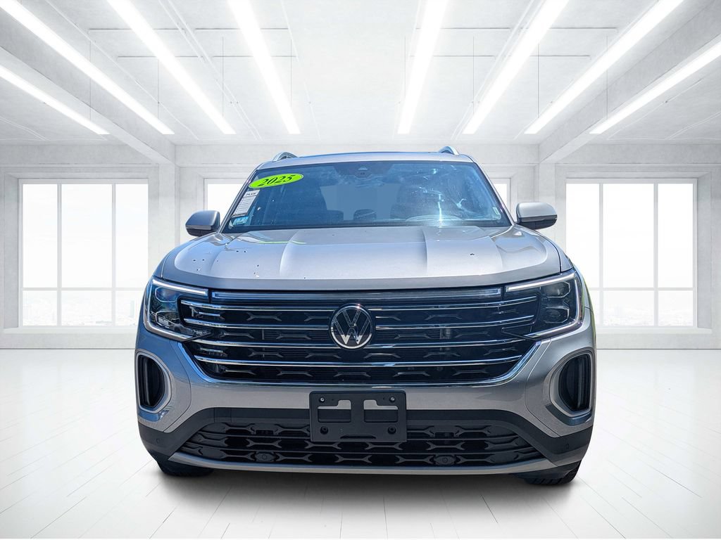 Used 2025 Volkswagen Atlas SEL AWD/4WD image 8