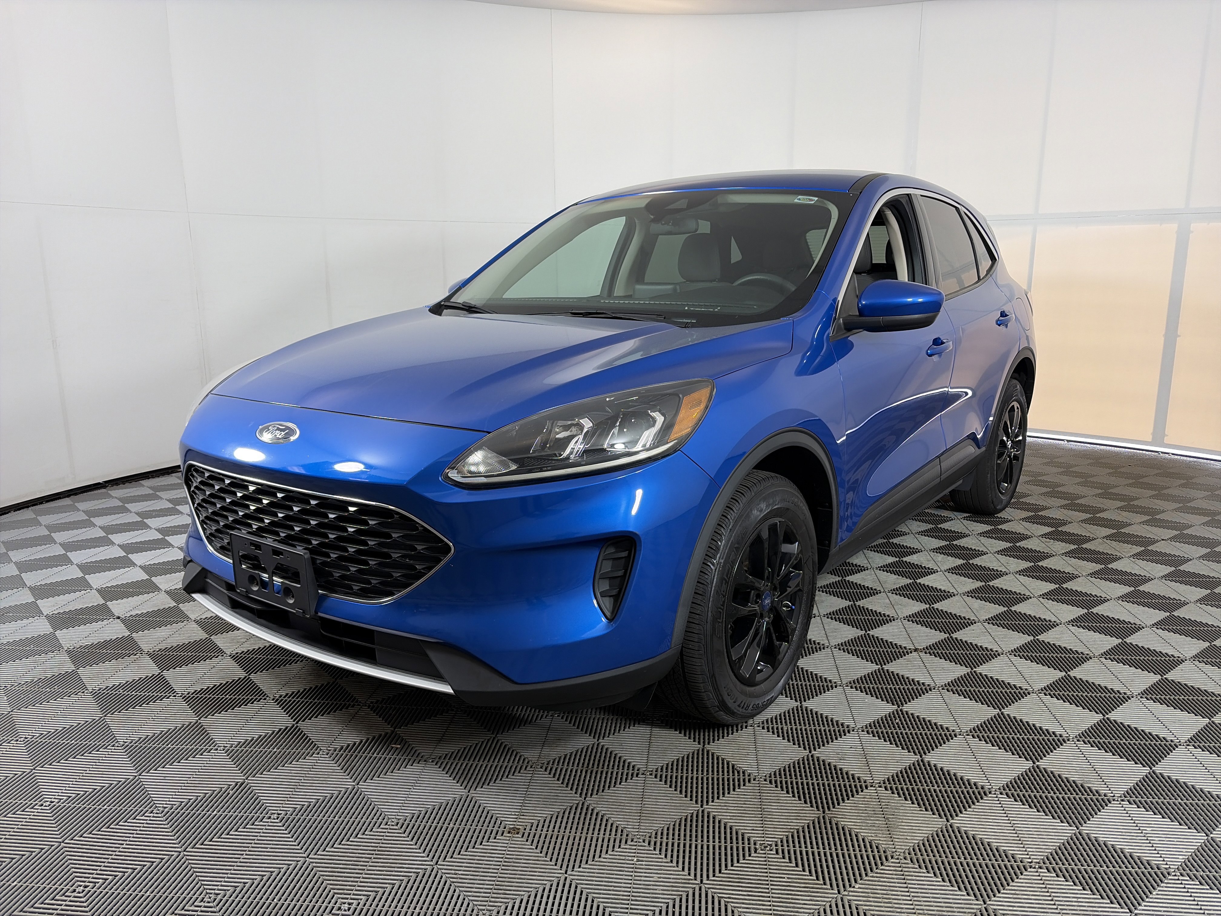 Used 2020 Ford Escape SE AWD/4WD image 2