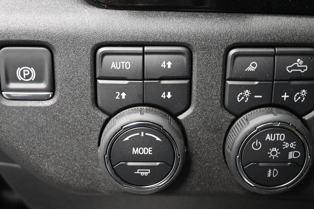 New 2025 Chevrolet Silverado 1500 High Country w/ Midnight Edition AWD/4WD image 13