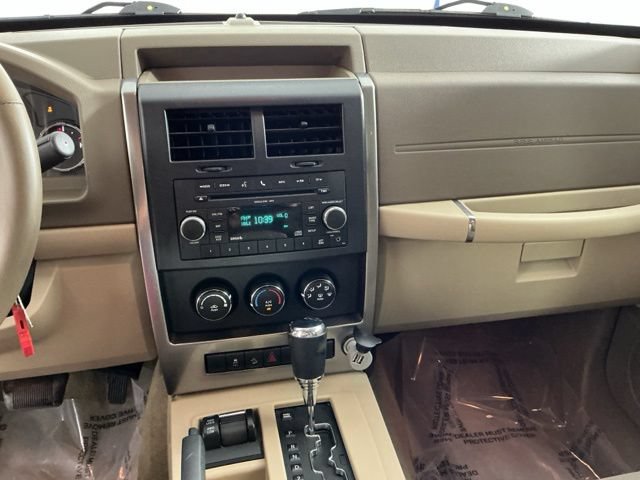 Used 2011 Jeep Liberty Sport w/ Popular Equipment Group AWD/4WD image 31