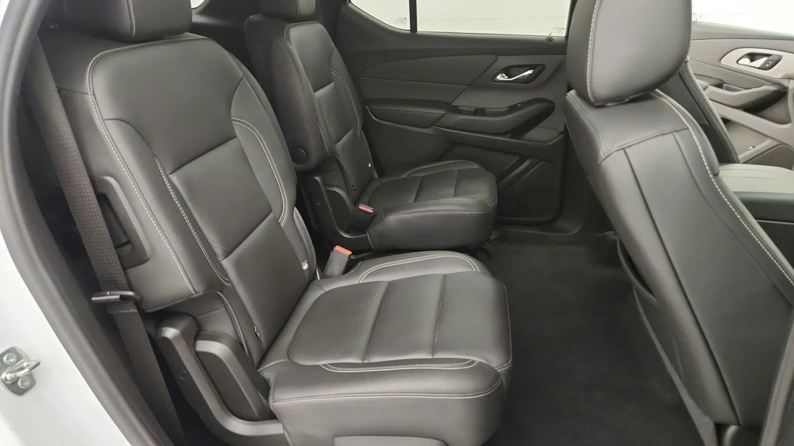 Used 2023 Chevrolet Traverse LT w/ LT Premium Package image 38