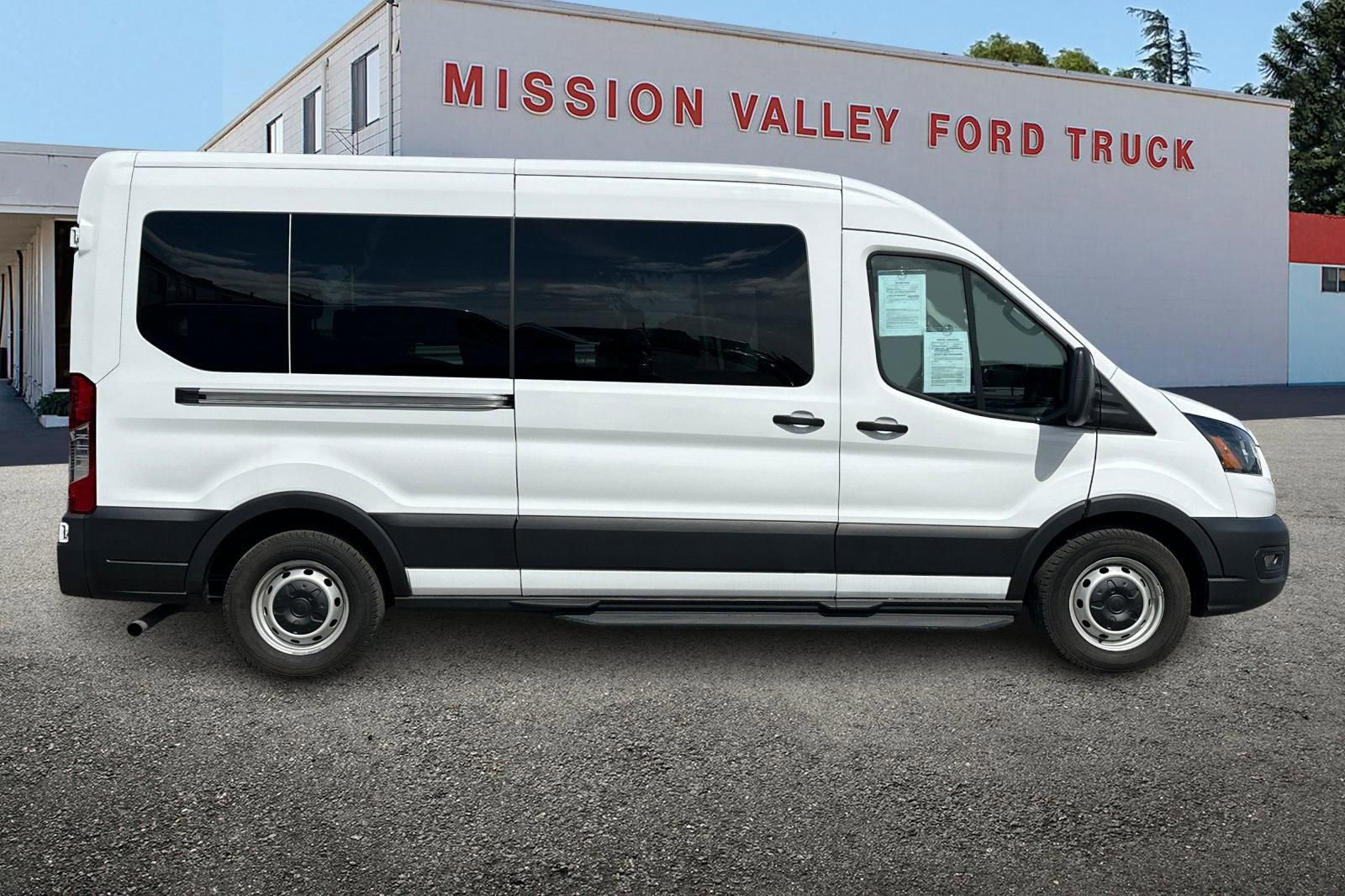 Used 2023 Ford Transit 350 XL image 3