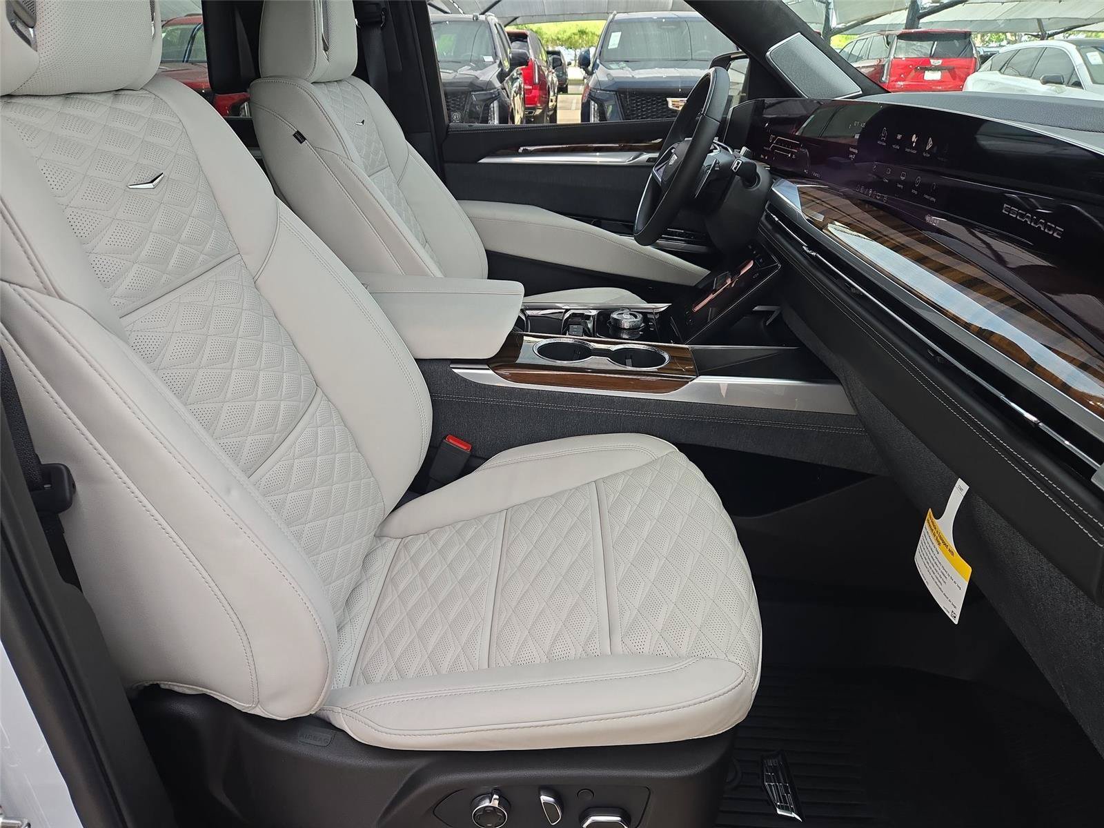 New 2026 Cadillac Escalade ESV Platinum Sport w/ LPO, Floor Liner Package AWD/4WD image 29