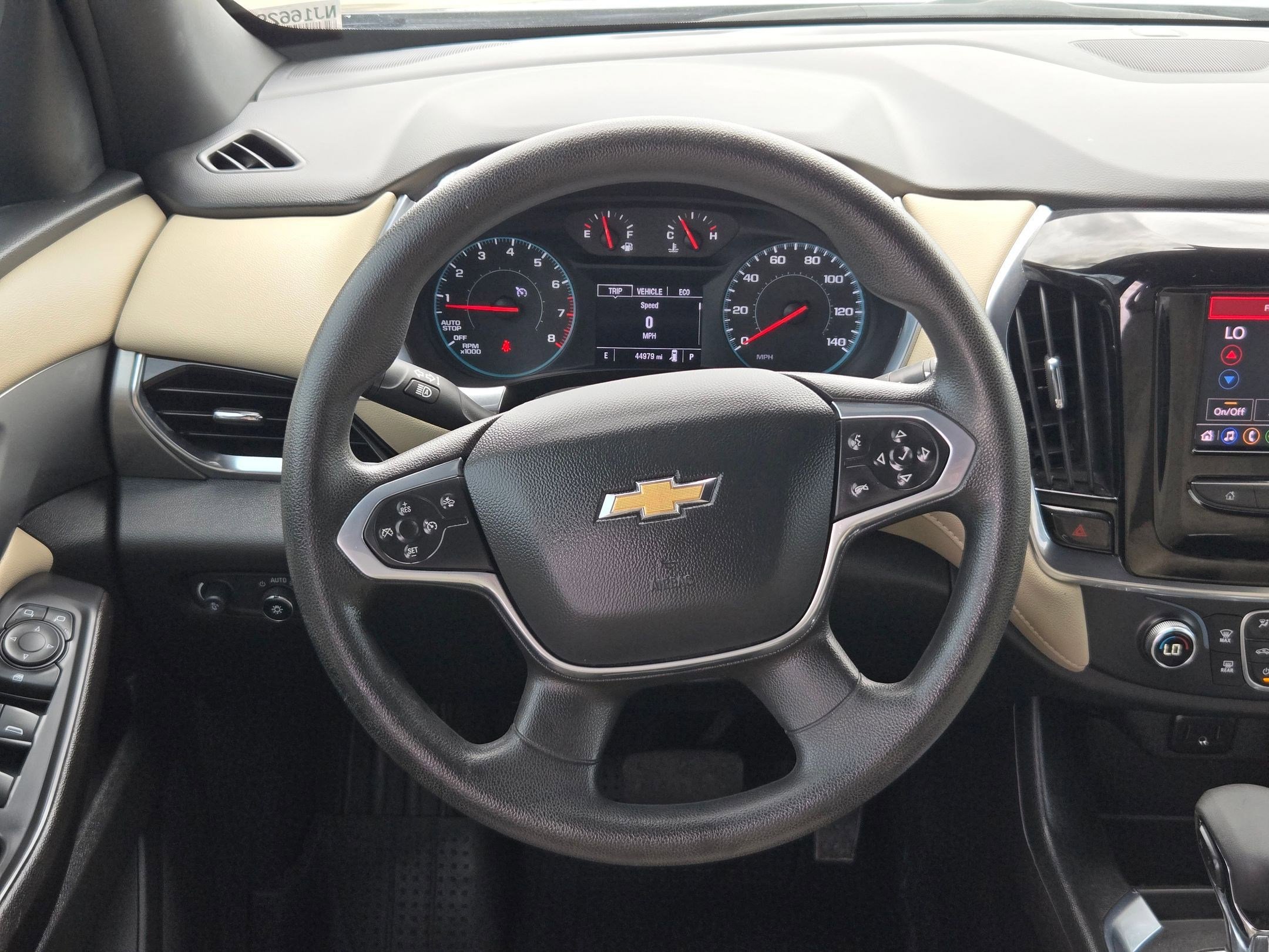 Used 2022 Chevrolet Traverse LS image 18