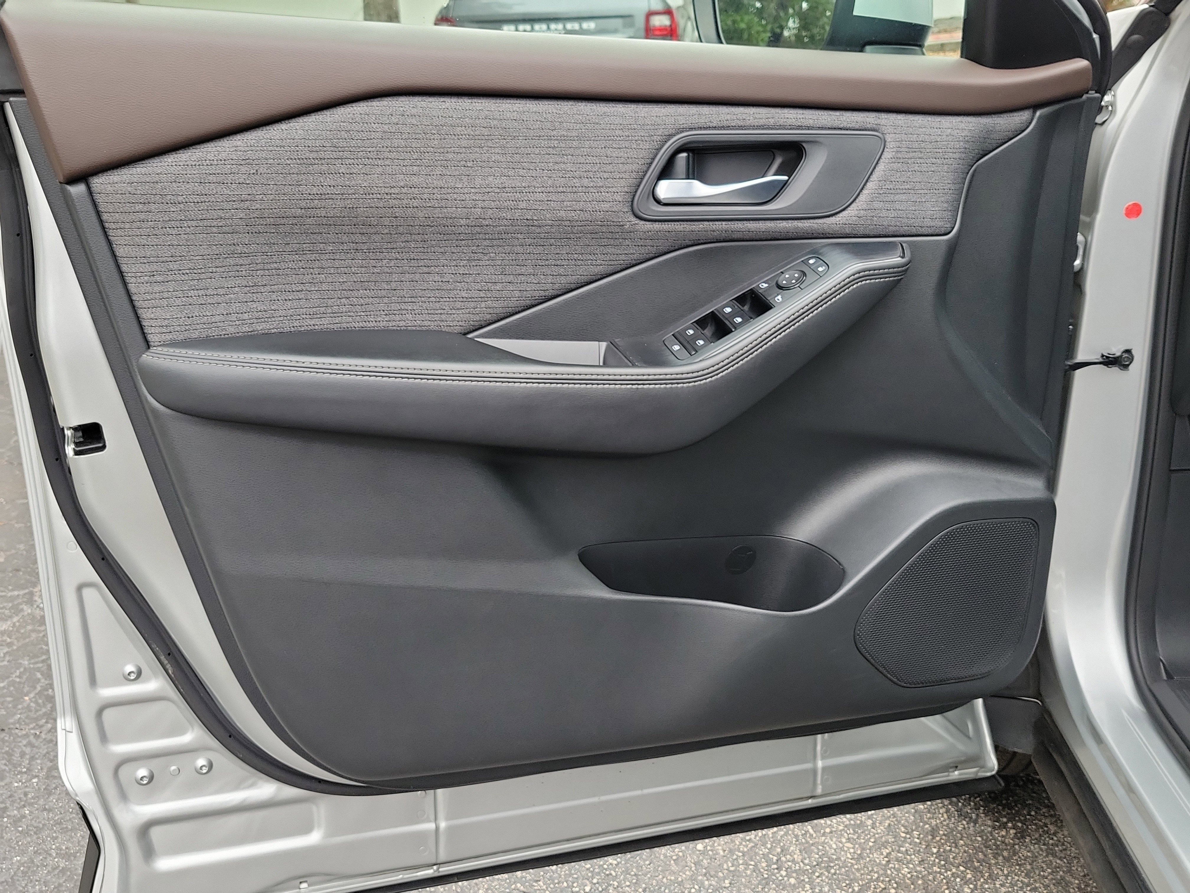 Certified 2021 Nissan Rogue SV AWD/4WD image 16