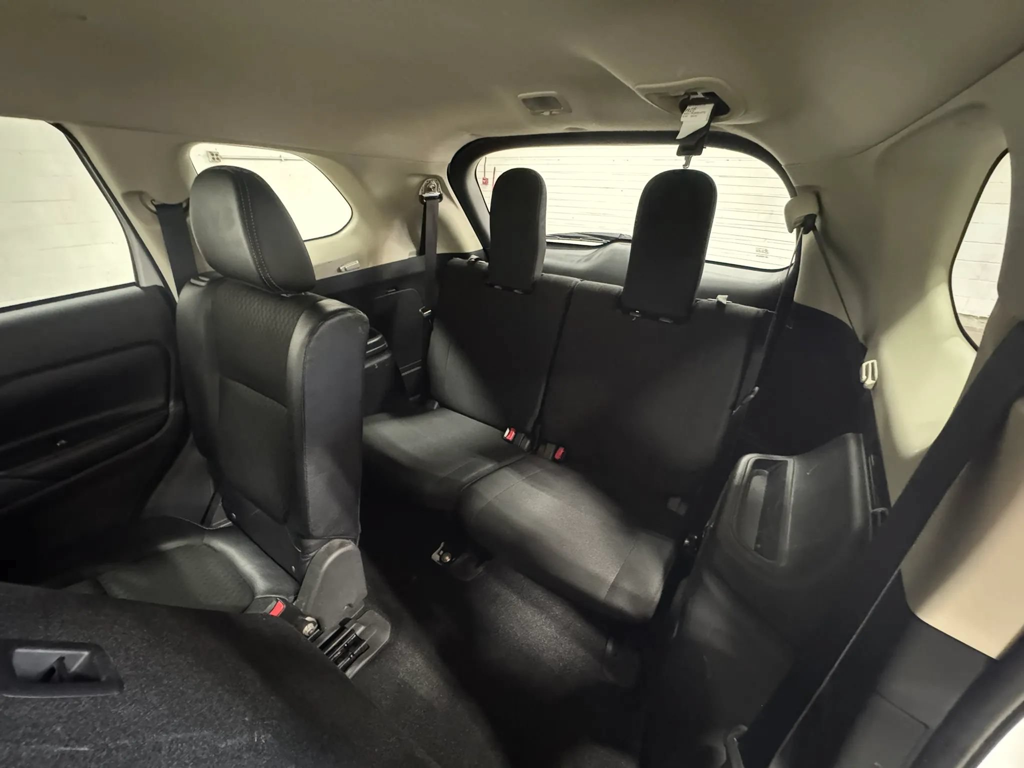 Used 2015 Mitsubishi Outlander SE FWD image 30