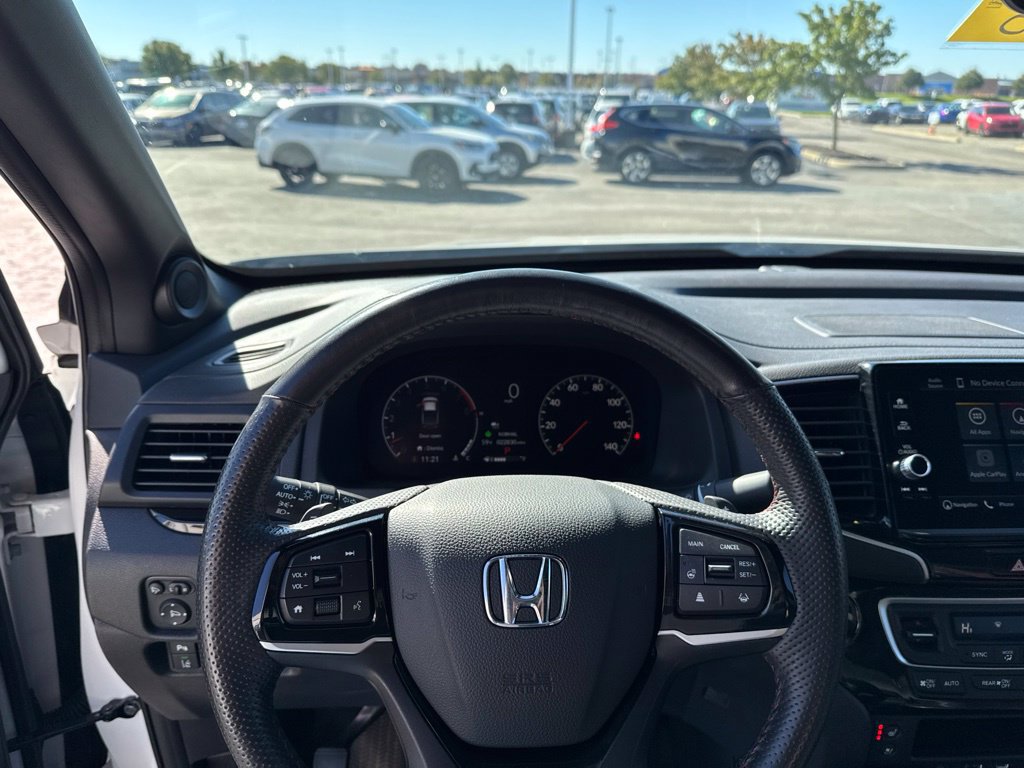 Used 2025 Honda Ridgeline Black Edition image 12