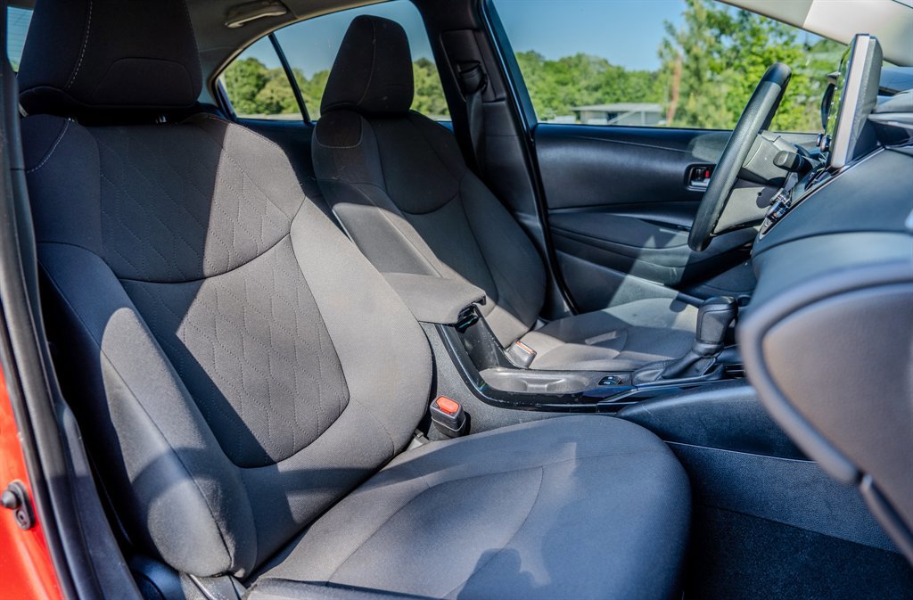 Used 2020 Toyota Corolla LE FWD image 30