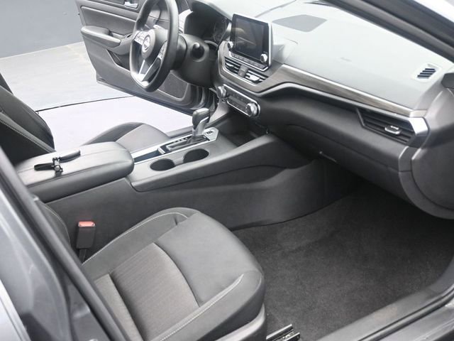 Used 2025 Nissan Altima 2.5 SV image 23