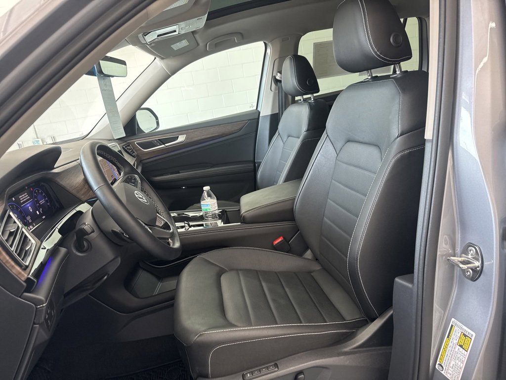 Certified 2025 Volkswagen Atlas SEL image 11