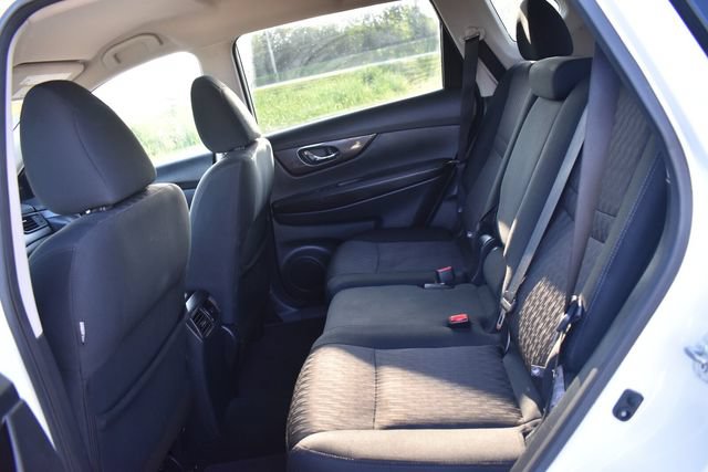 Used 2019 Nissan Rogue SV FWD image 19
